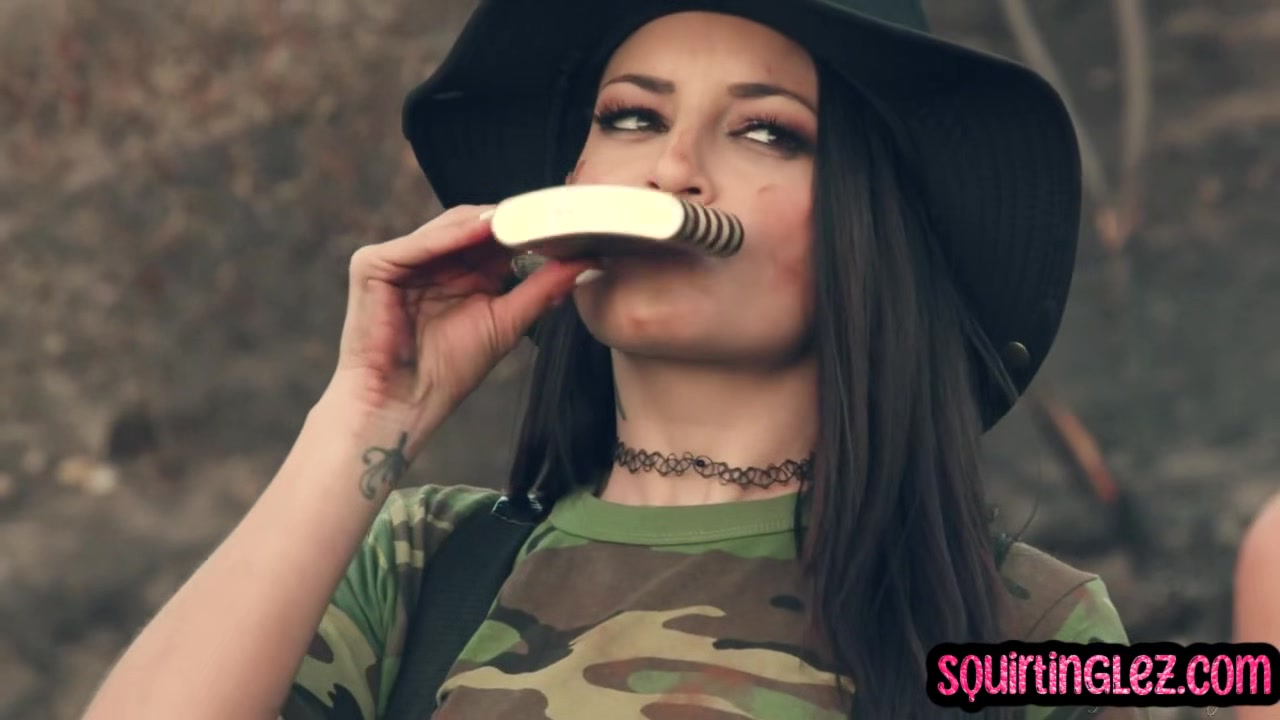 Squirting bae seduces nympho lez b4 scissoring her pussy