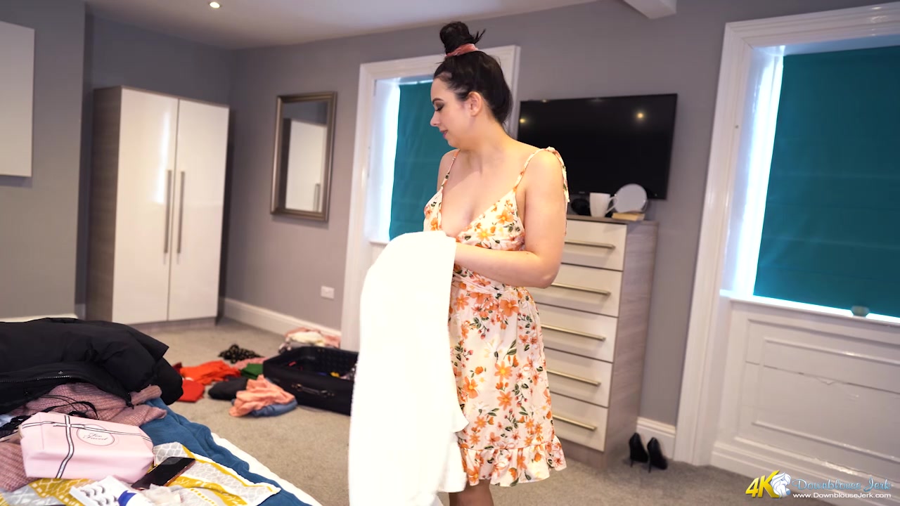 Messy Tenant - DownblouseJerk