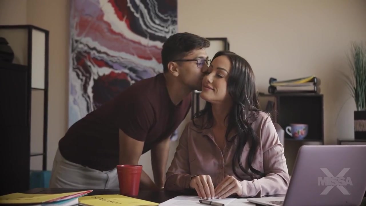 Missa X, Max Fills And Jennifer White In Watching Porn With