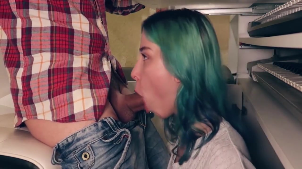 Gamer Girl In Stepsister Distracts From Dota 2 16 Min