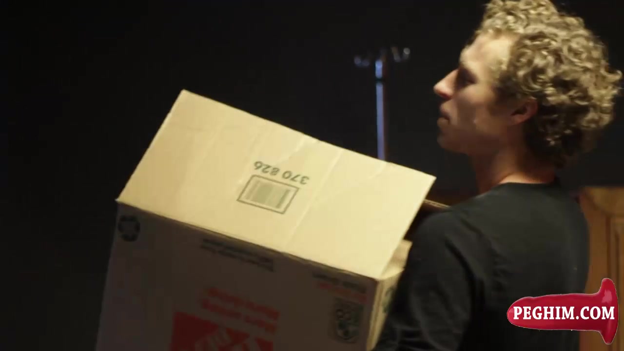 Moving Day - Sex Movies Featuring Peghim