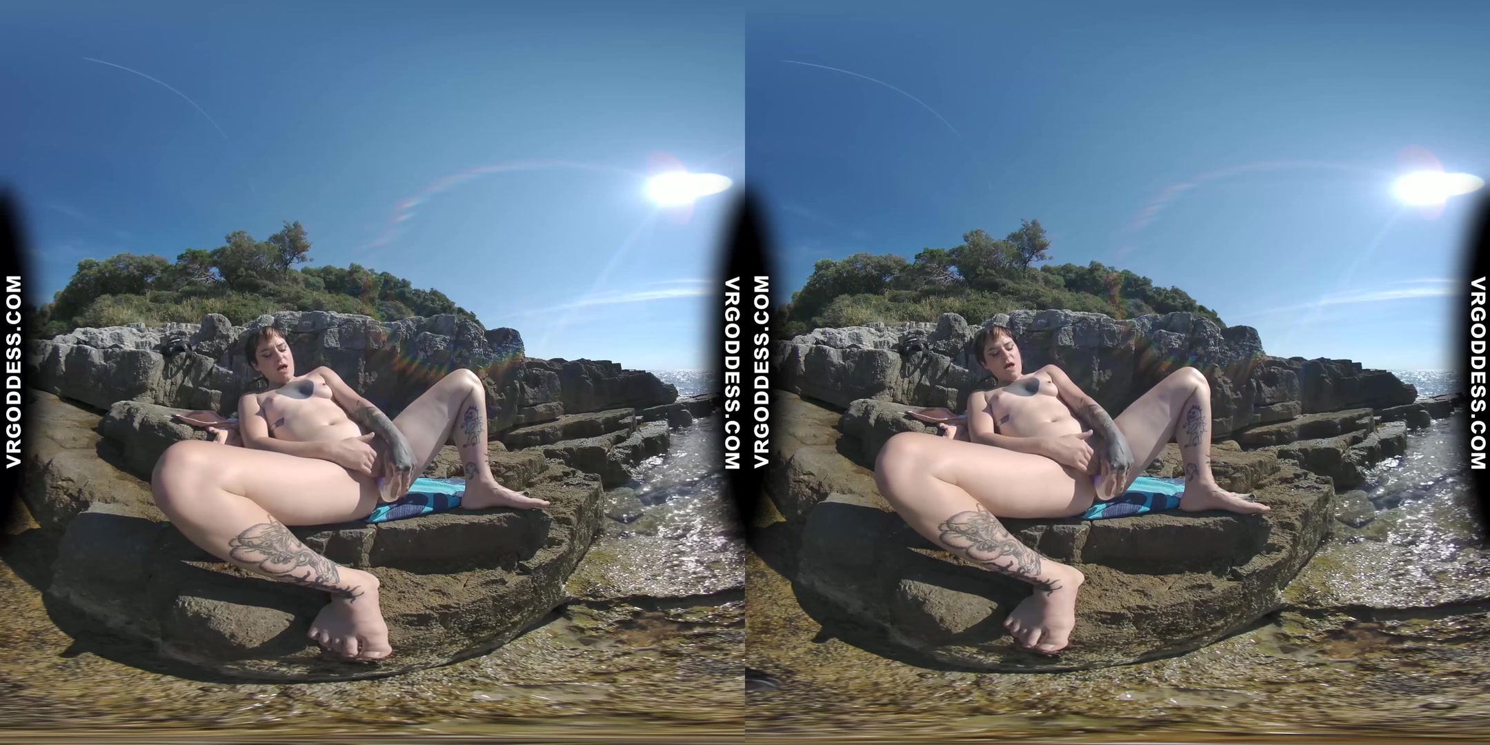 Tattoo Girl Brille Risky Public Beach Masturbation On Seaside Vacation