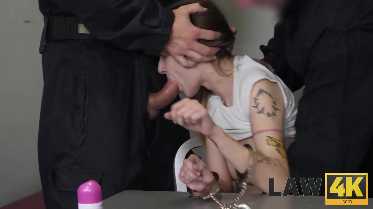 LAW4k. Skinny tattooed Adele Unicorn cutie gets screwed in the cage for a shampoo