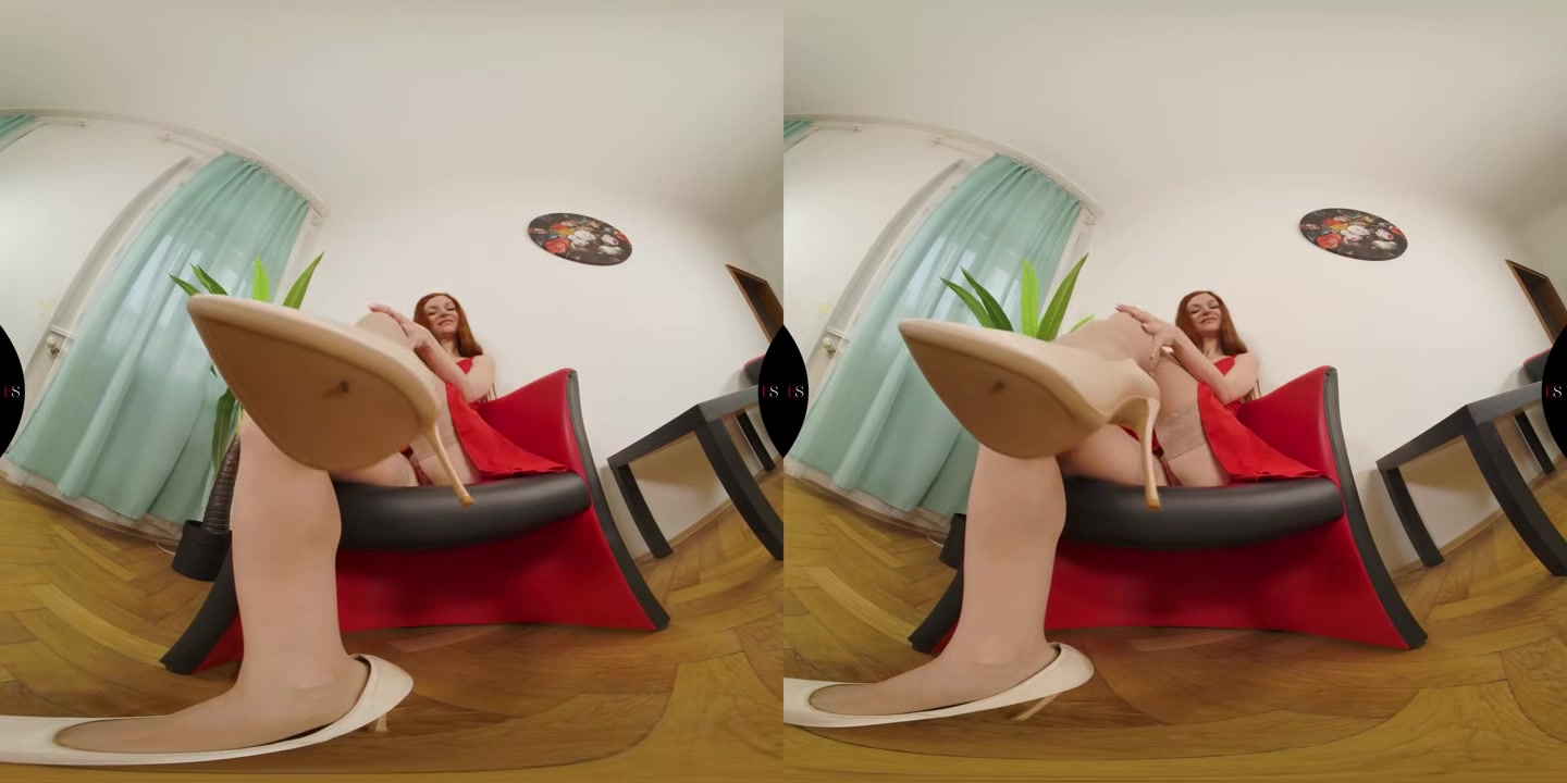 Lina Asks You To Lick Her Feet - EroticSinners