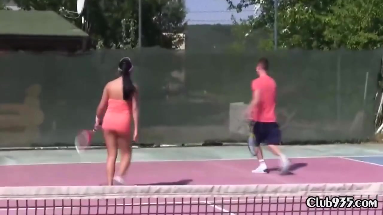 Two Tennis Chicks Screwed On The Court