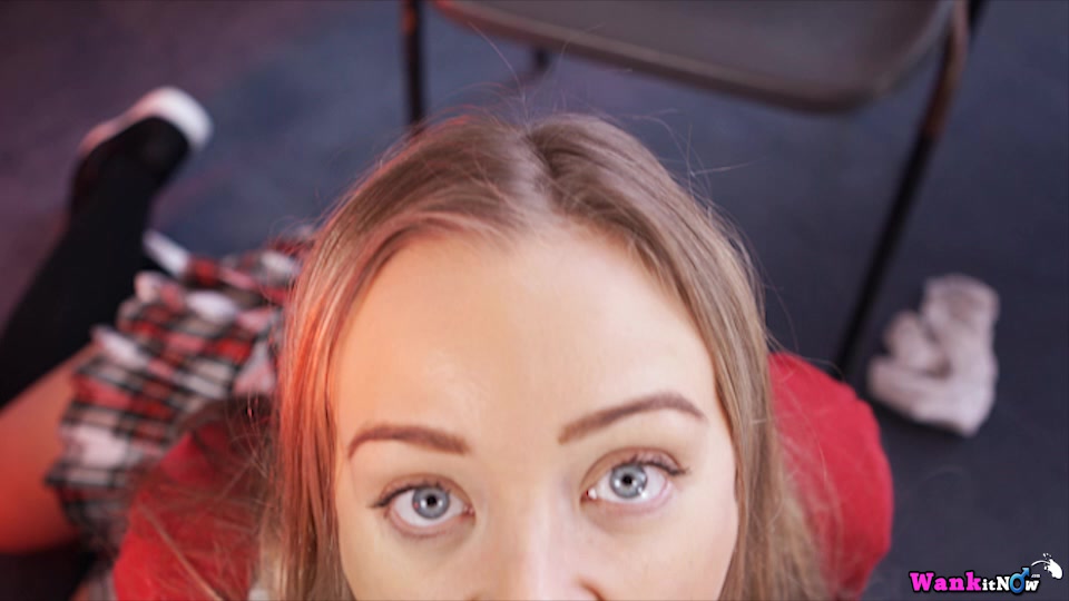 Beth - Geeky Slut:Pt2 - Sexy Videos - WankitNow