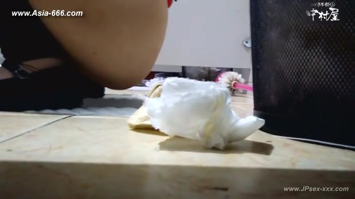 chinese girls go to toilet.132