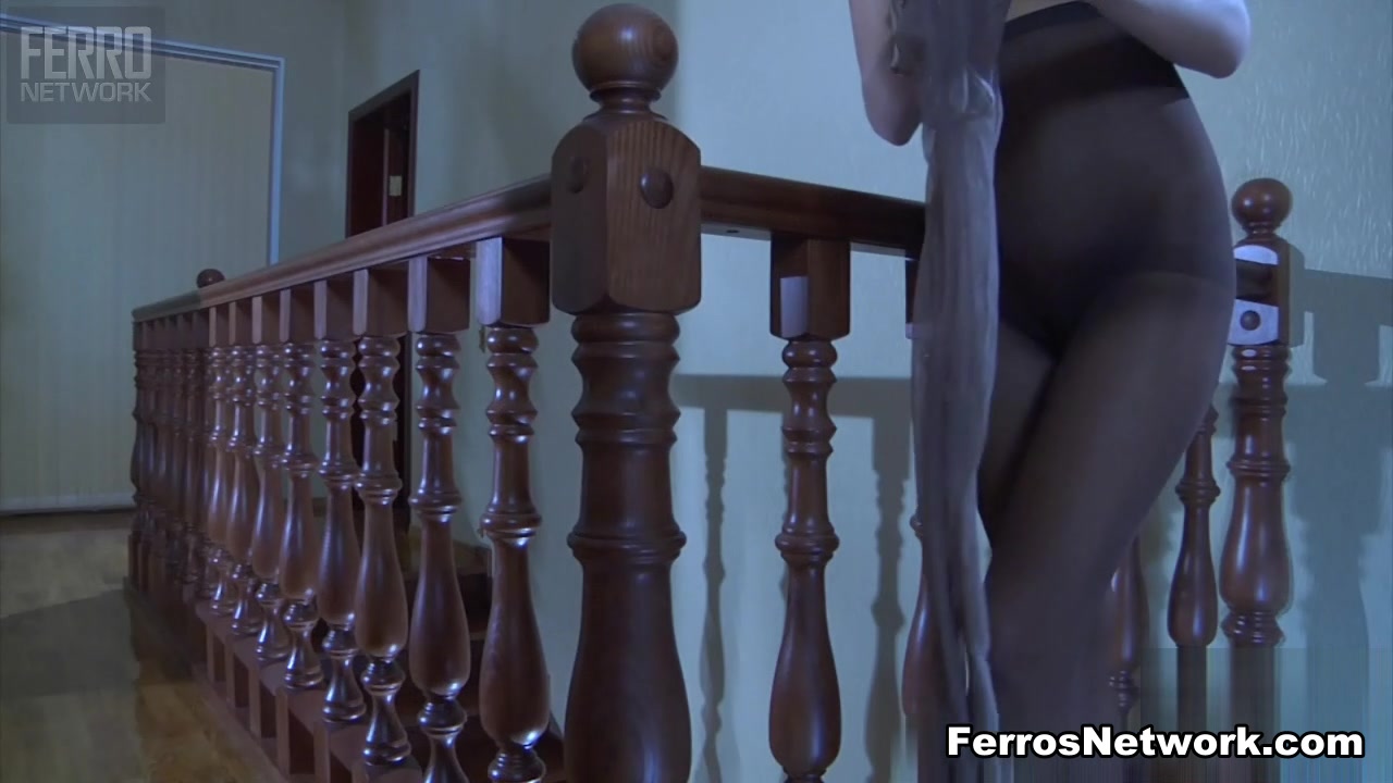 EPantyhoseLand Movie: Bella