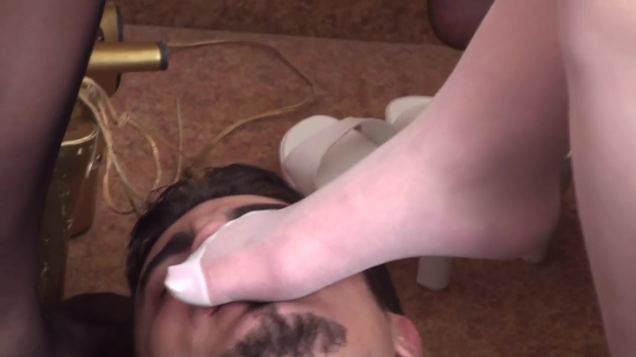 Nylon and foot fetish by Foot Girls