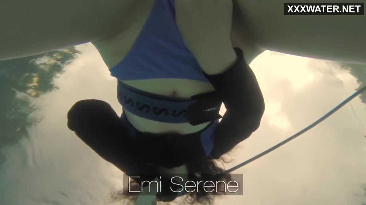 Hot Underwater Babe Emi The Mermaid