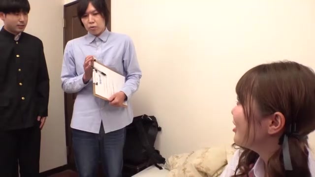 04093,A woman in serious agony