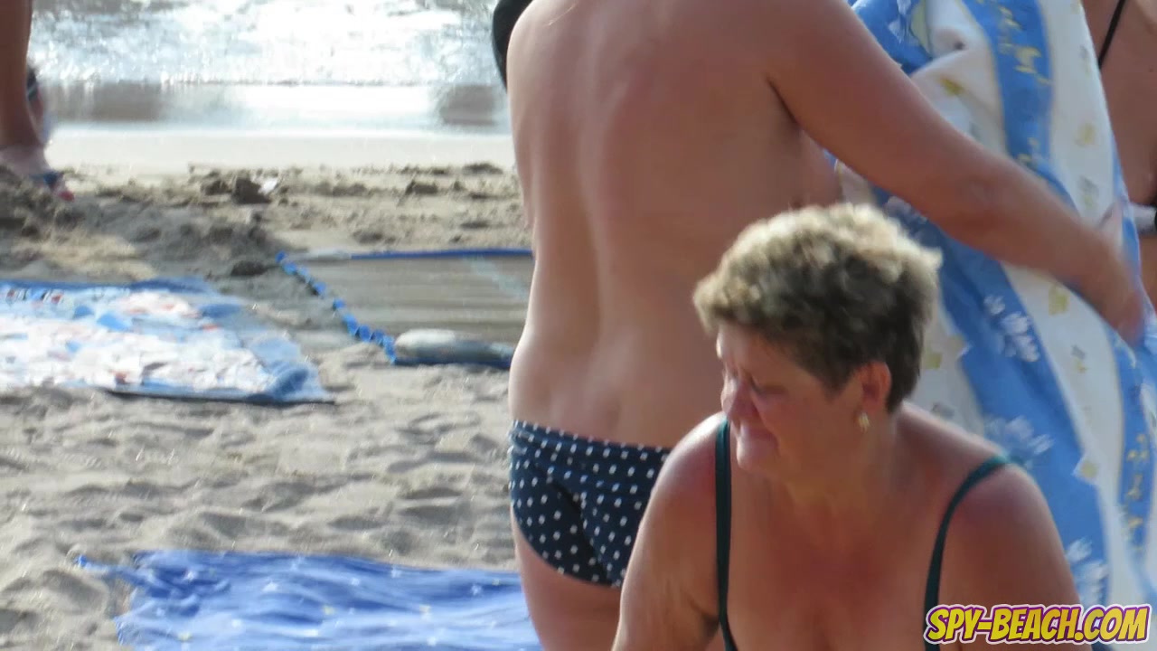 Big Tits Hot Topless MILFs - Amateur Beach Video
