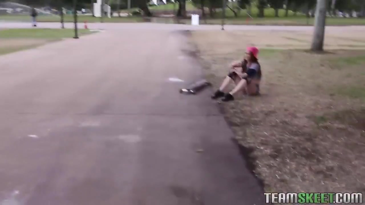 Hot skating girl