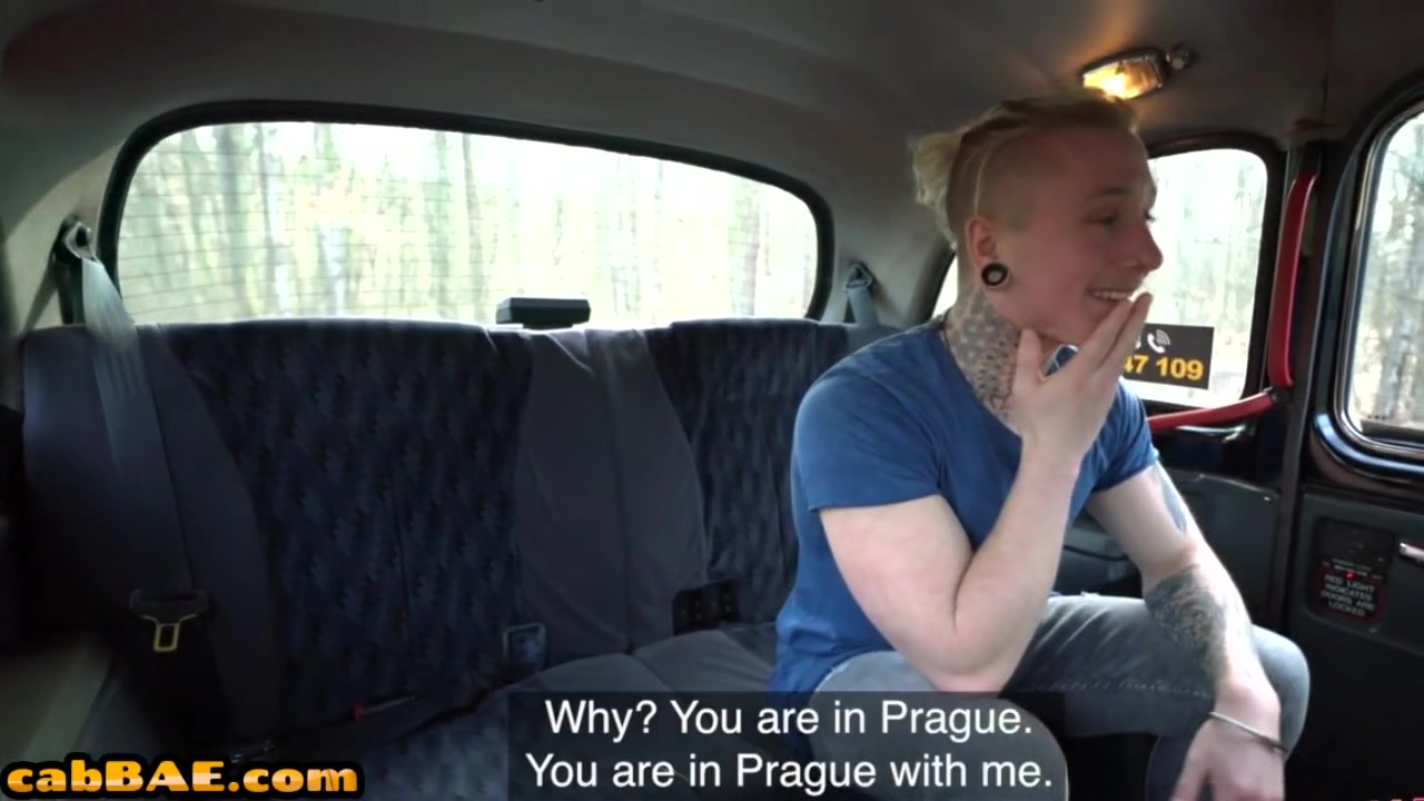Bigbutt euro cabbie rides her passenger before ***gy sex