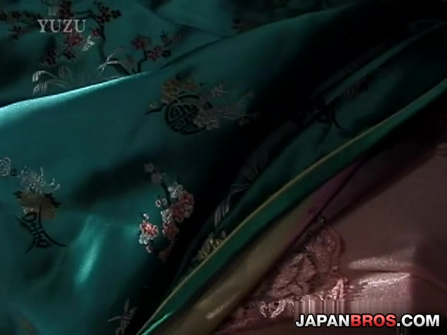 Hot Oriental chick in kimono mouth playing a stiff chorizo