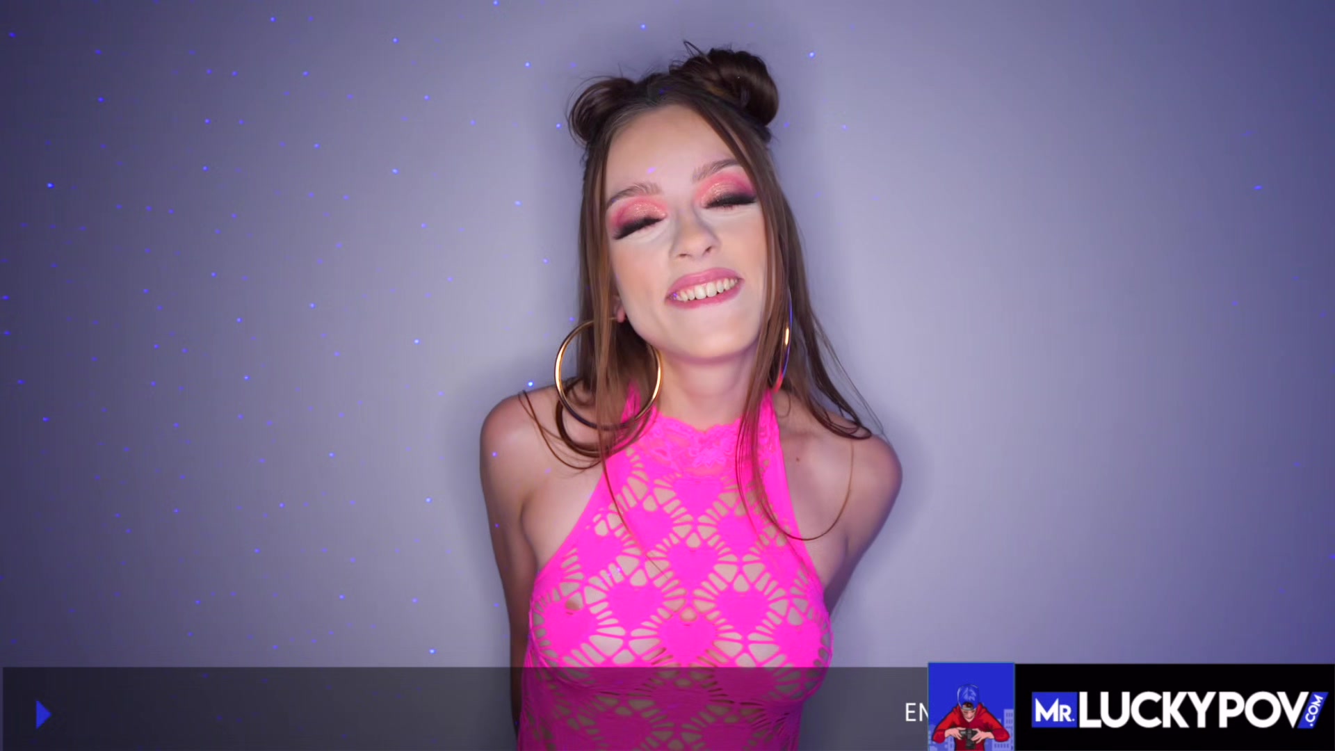 Flexible Fuckdoll Gets Facial