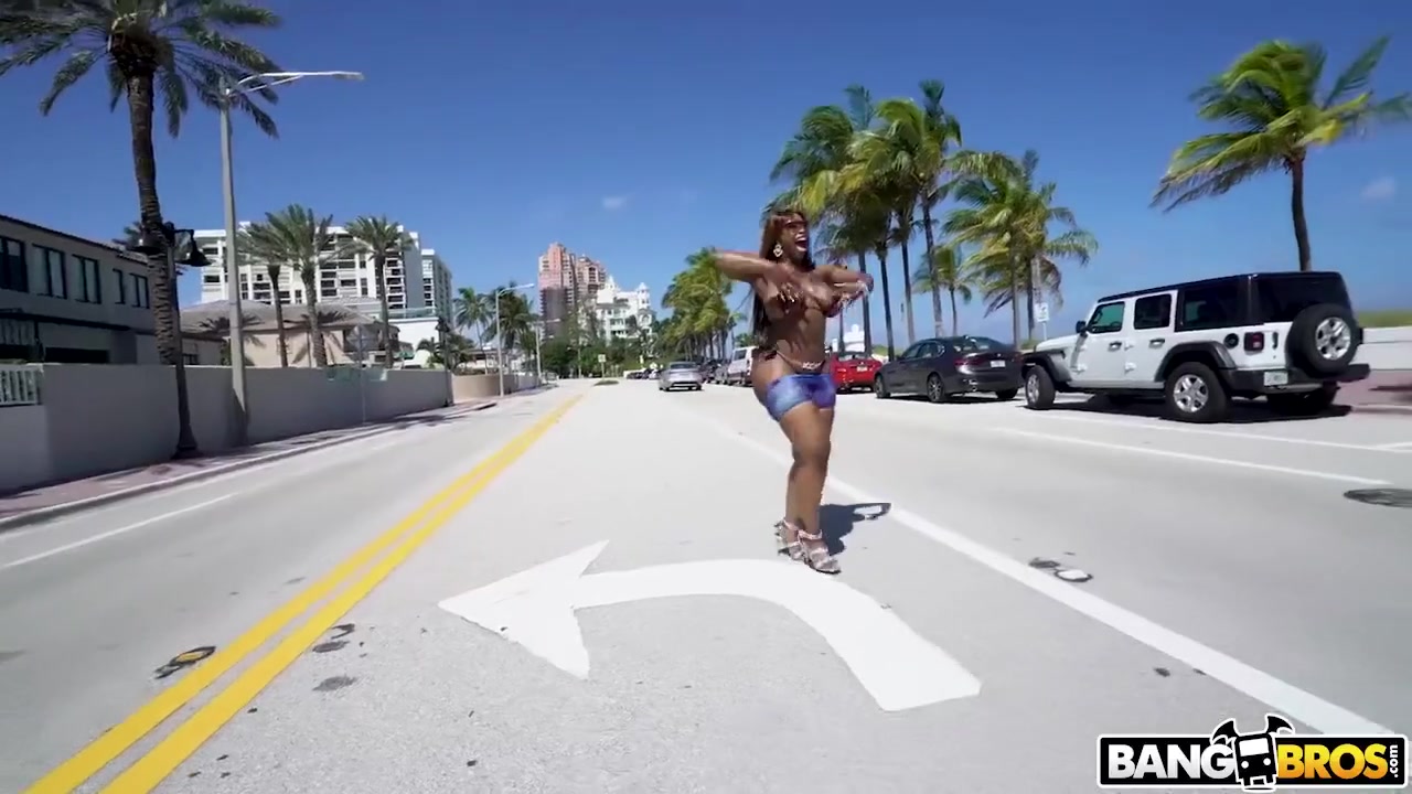 Isiah Maxwell And Victoria Cakes In Gets A Slice Of In The 305