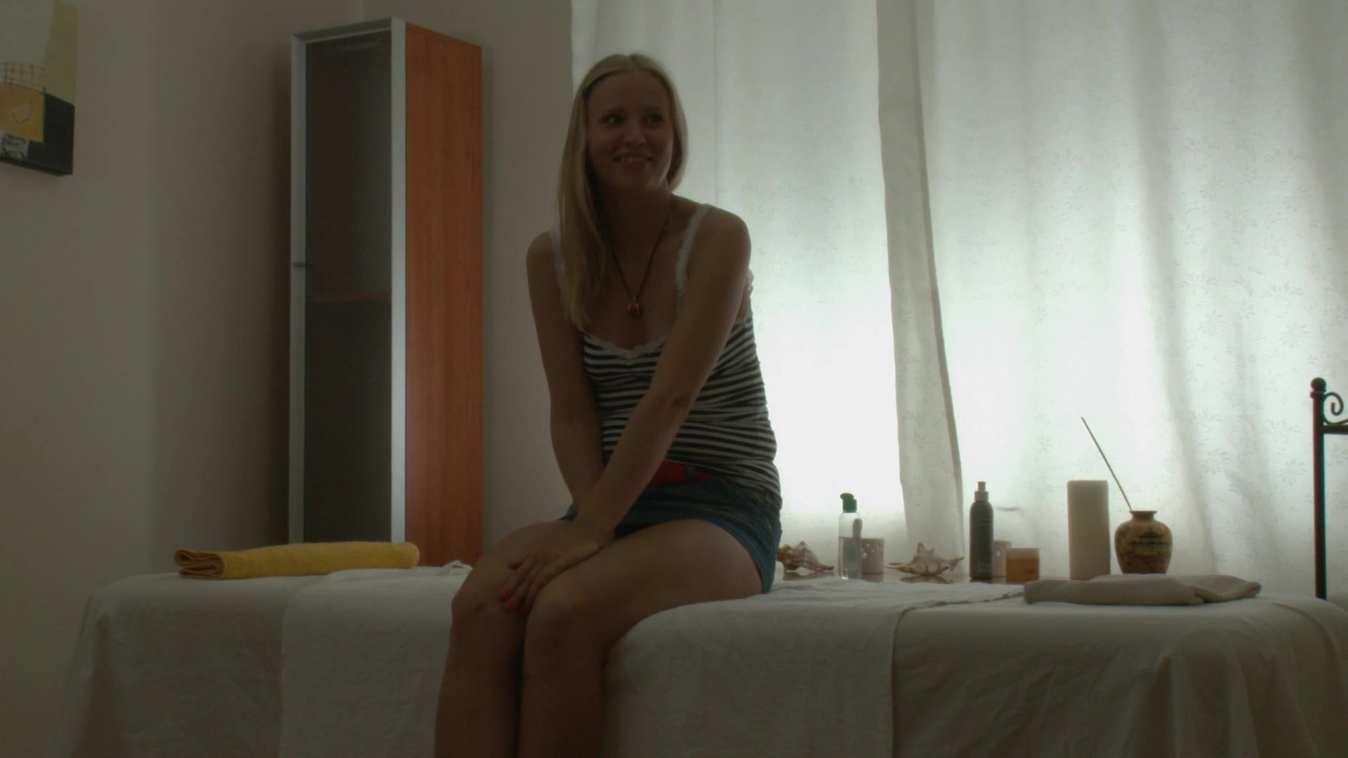 Hawt blondie has great wazoo massage