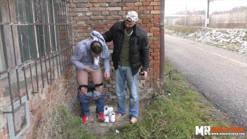 Master outdoor feet licking