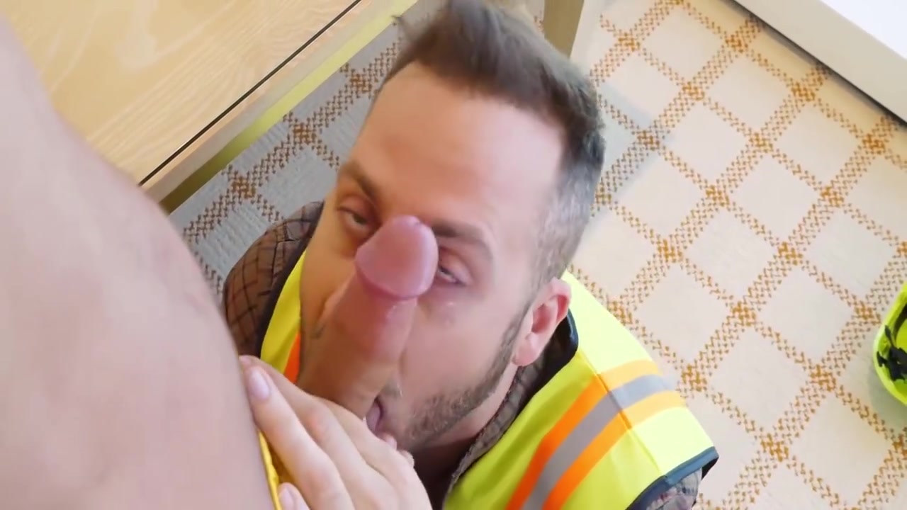 Trent Summers And Joel Someone In Service Tech Services A Customers Fat Cock In The Shower 18 Min