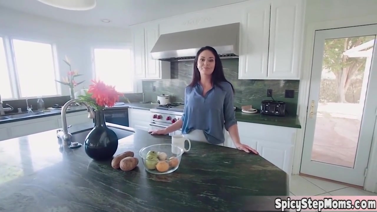 Hot Italian Brunette Milf Stepmom Is A Good Sex Teacher