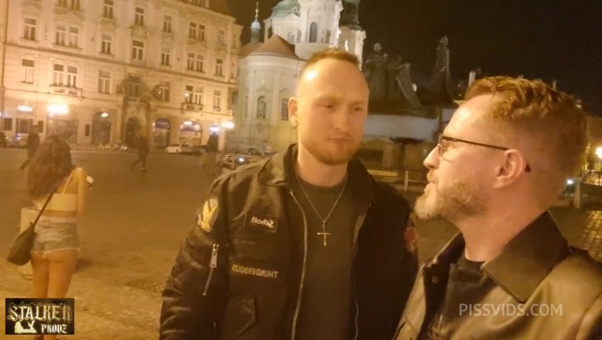 [WET] Awesome 0% Pussy Anal pounding for Linda Del Sol by 2 Stalking tourists, Piss in mouth, piss drinking - PissVids