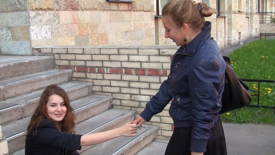 Risky public sex adventure with hot babe