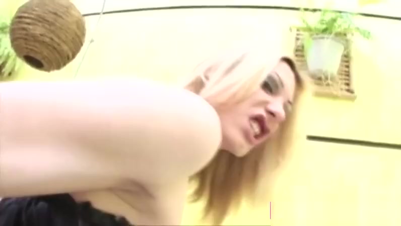 Blonde tranny cums tugging