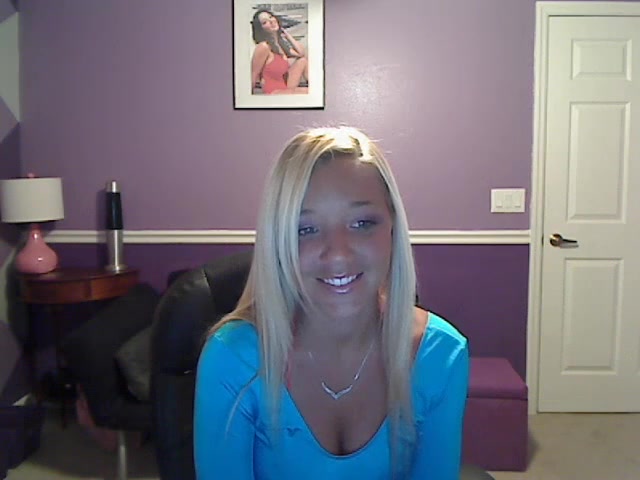 Hot blonde webcam model flashing her huge boobs for the viewers