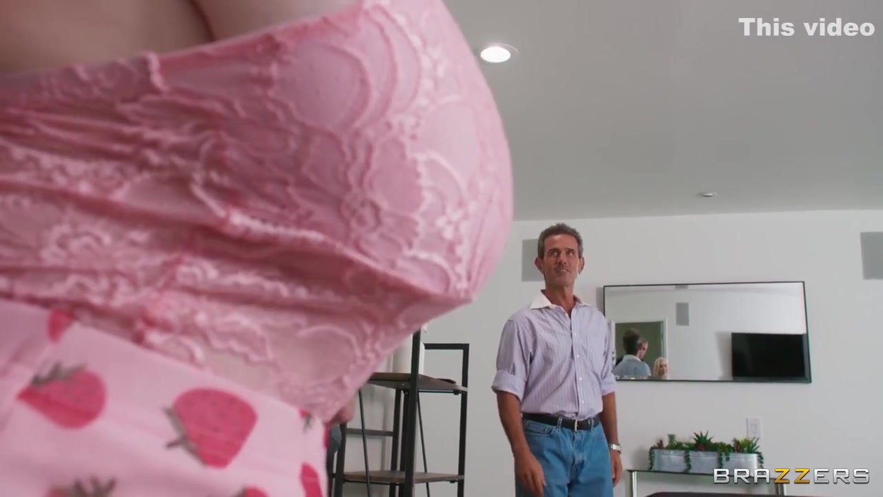 Helps Out This Couple By Fucking With Gigi Sweets And Mick Blue