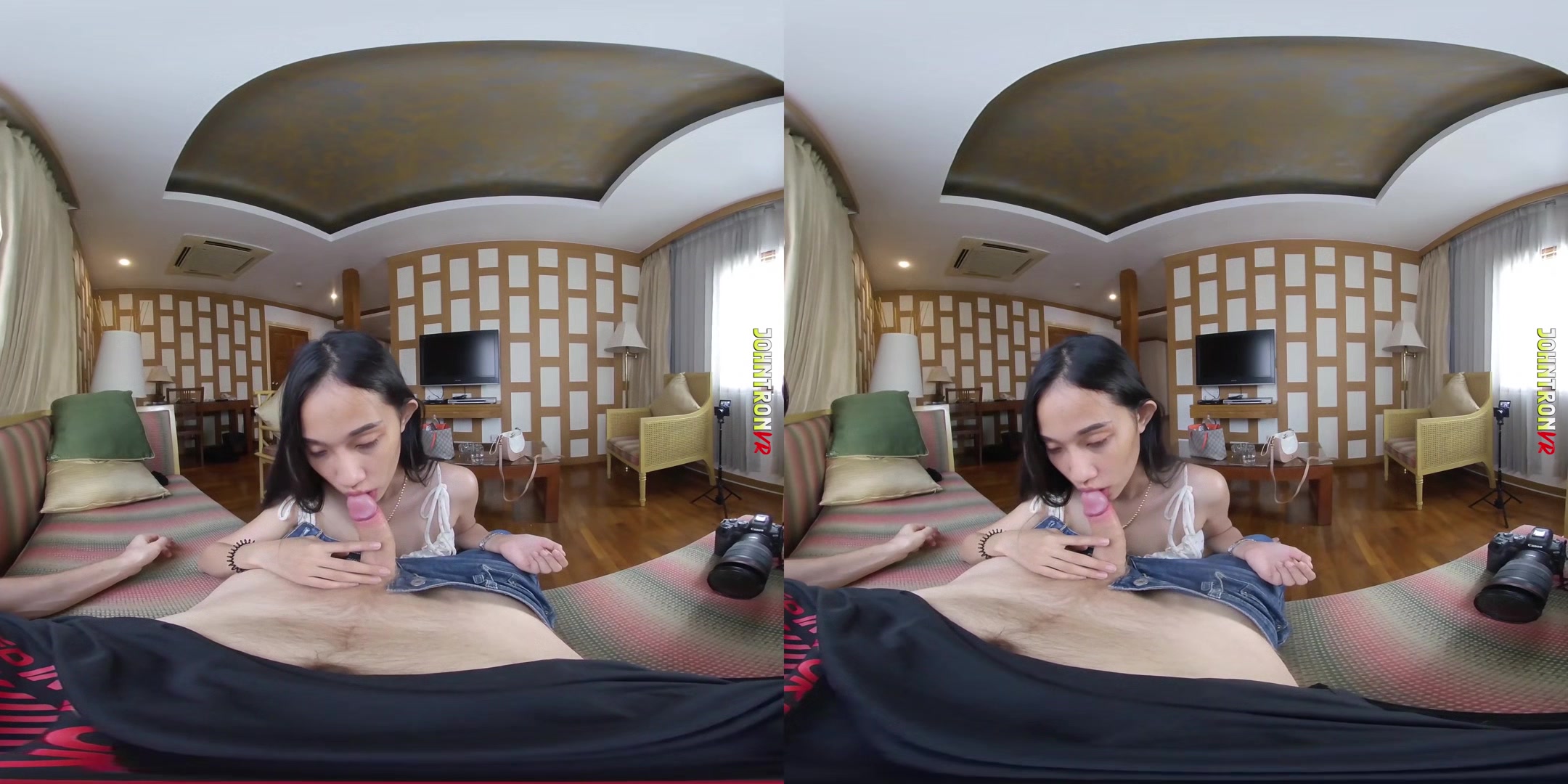 Petite Saleslady With Fat Ass Loves Banging Total Stranger