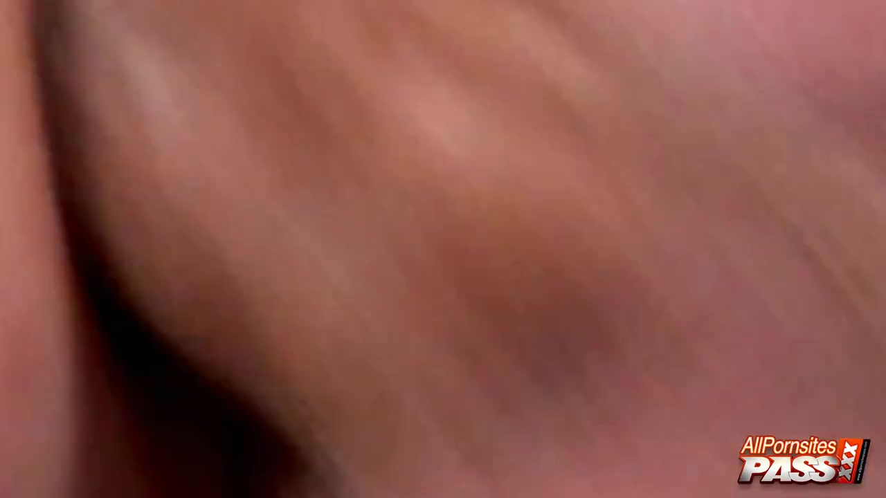 Fucking The Euro Butt Of Zonovia
