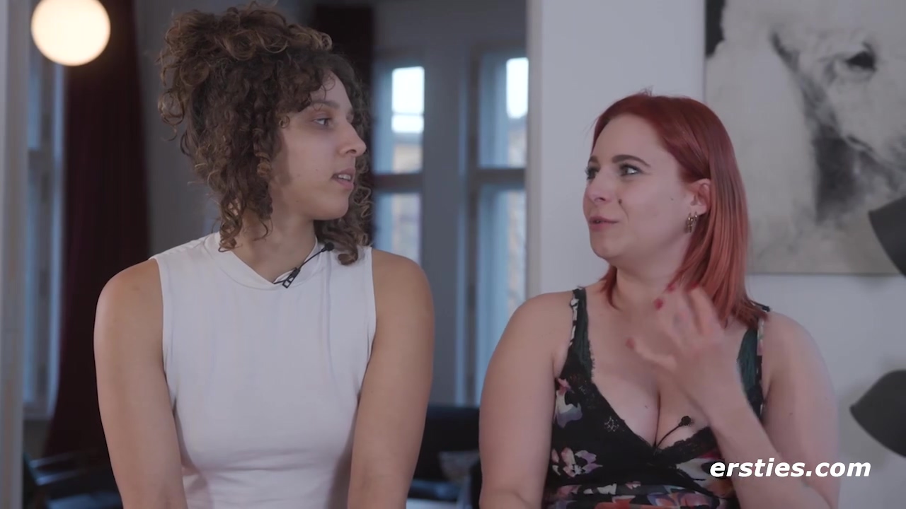 Nasses Squirting-erlebnis Mit Emma Und Juli