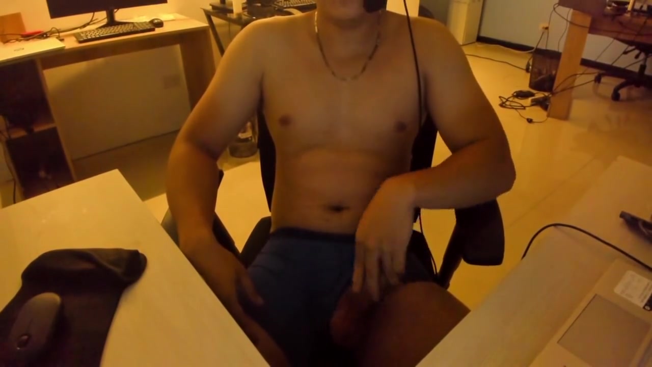 Web Starts His Jerk Of The Day - Cam Model