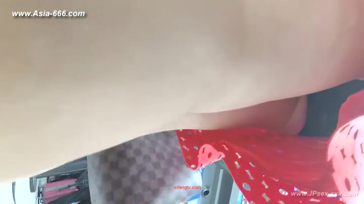 peeping chinese amateur upskirt.***