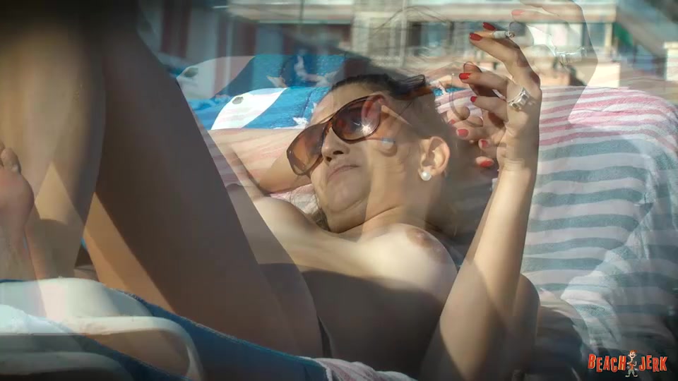 Boobs and sunbeds 17 - BeachJerk