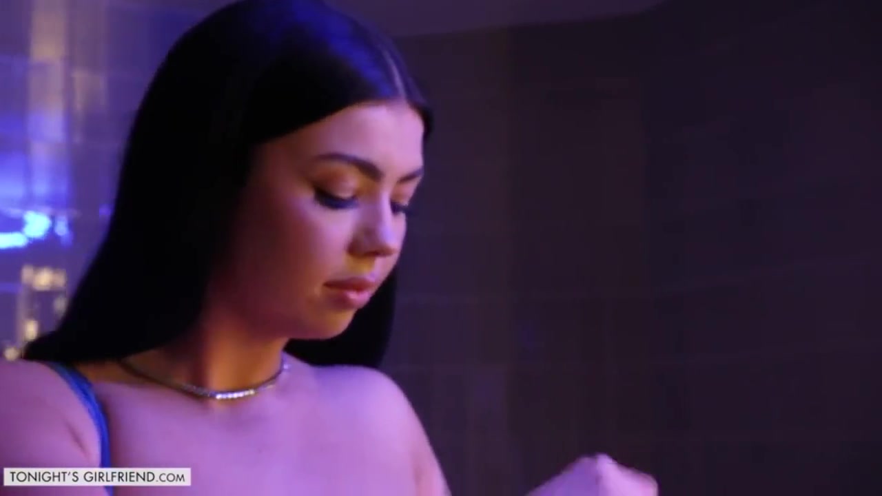 Sexy Pornstar Makes Fans Day By Smothering With Holly Day And Holly Morgan