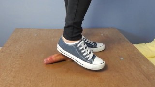 Converse cockcrush and shoejob with cumshot