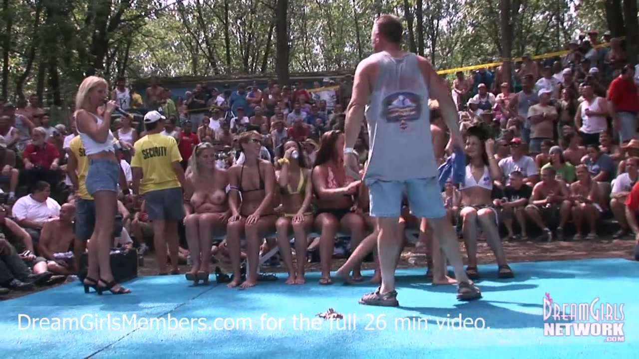 Exhibitionist Milf Wet T-Shirt Contest At A Nudist Resort - DreamGirlsMembers
