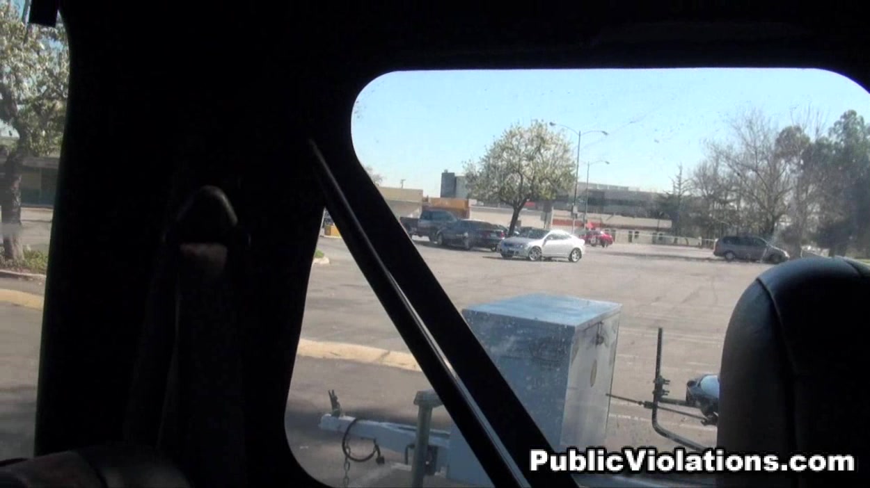 Brunette crazy girlfriend gave me a sexy oral in my car