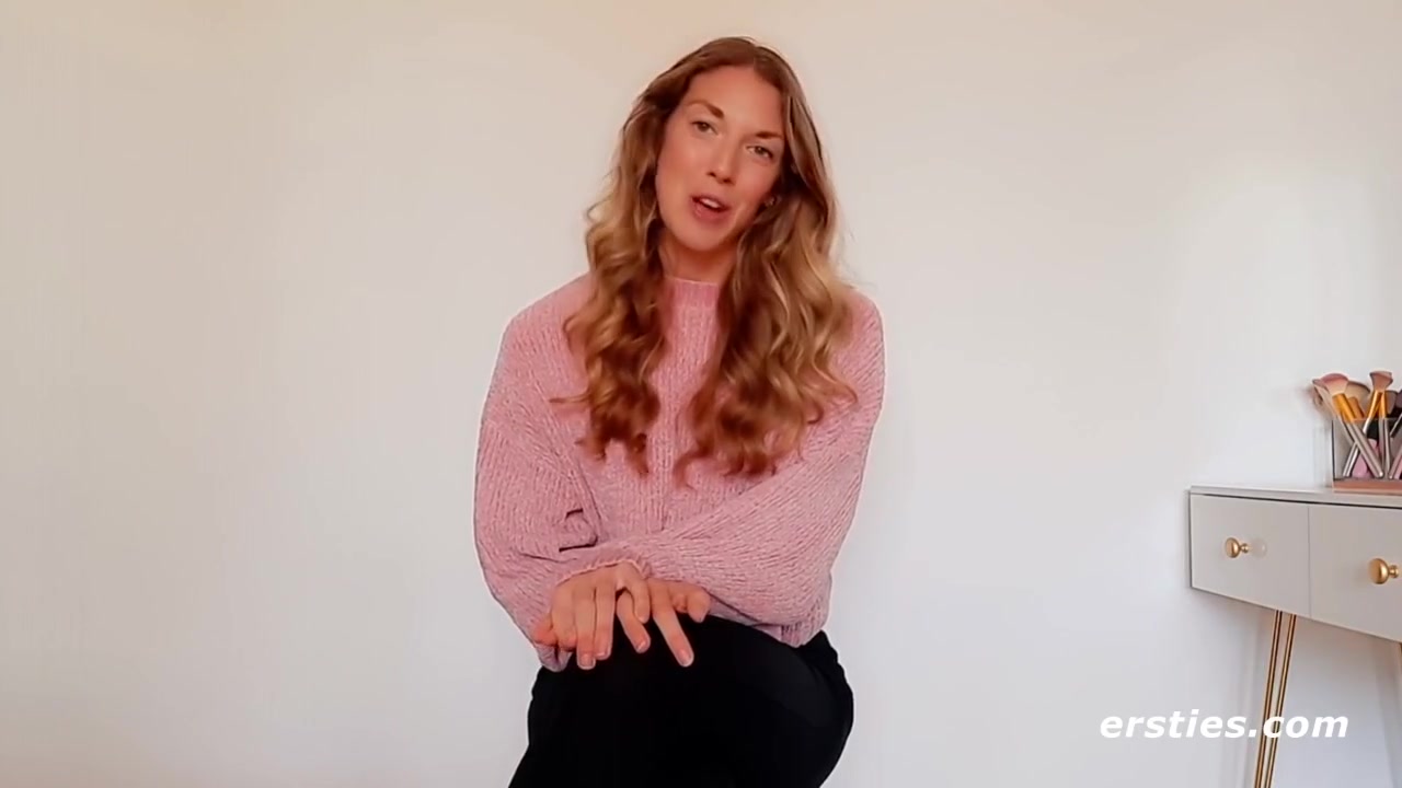 Sexy Babe Lana Uses A Magic Wand