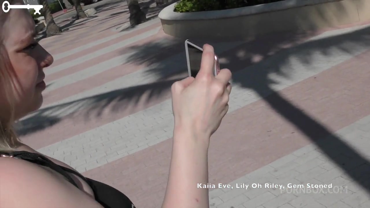 MEAN GIRLS HAZE BIMBO PEE BBY - PissVids