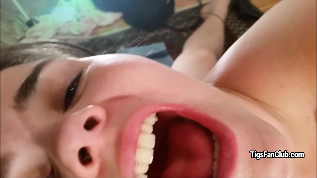 TiggleBitties - Lil Tig Gives Dadddy A Bj