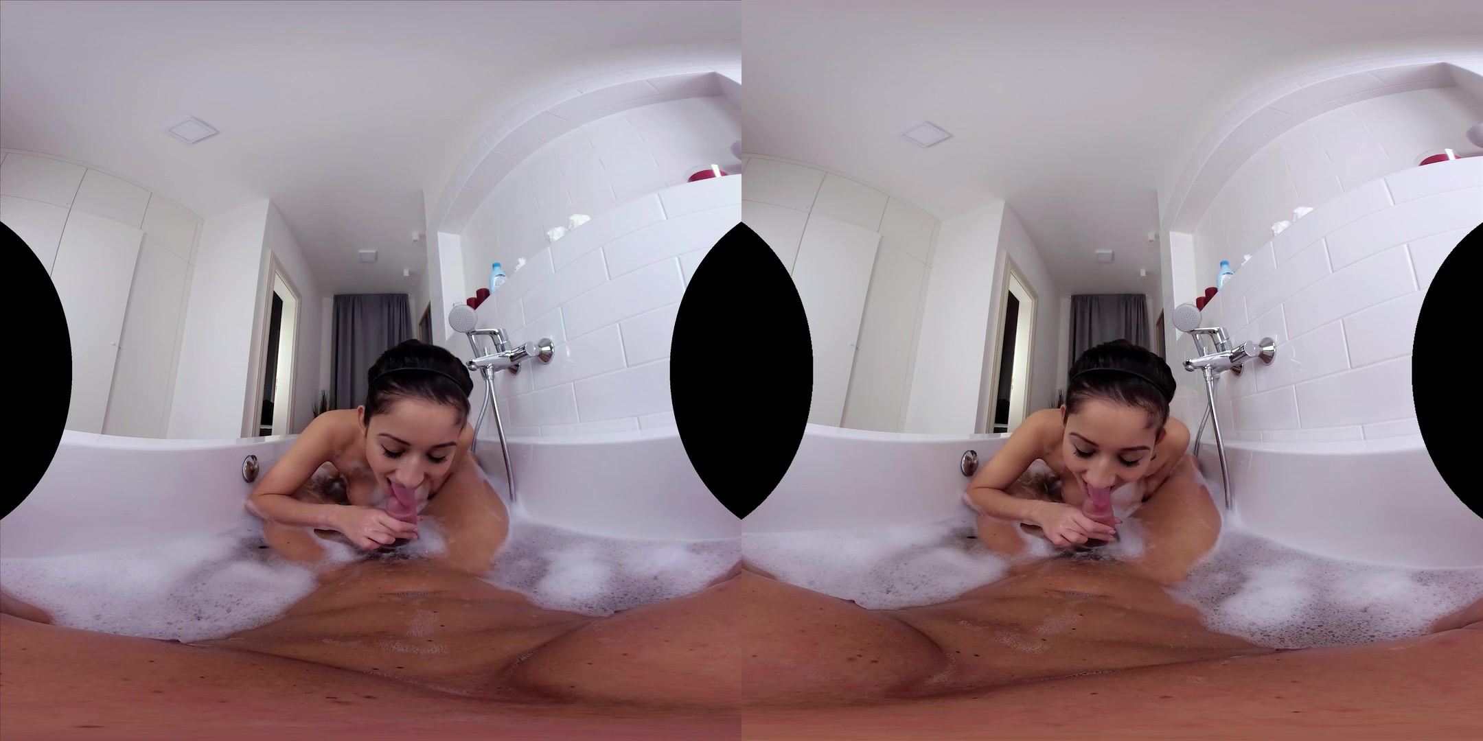 CzechVR 182 Flexi Babe in Bubbly Fun!