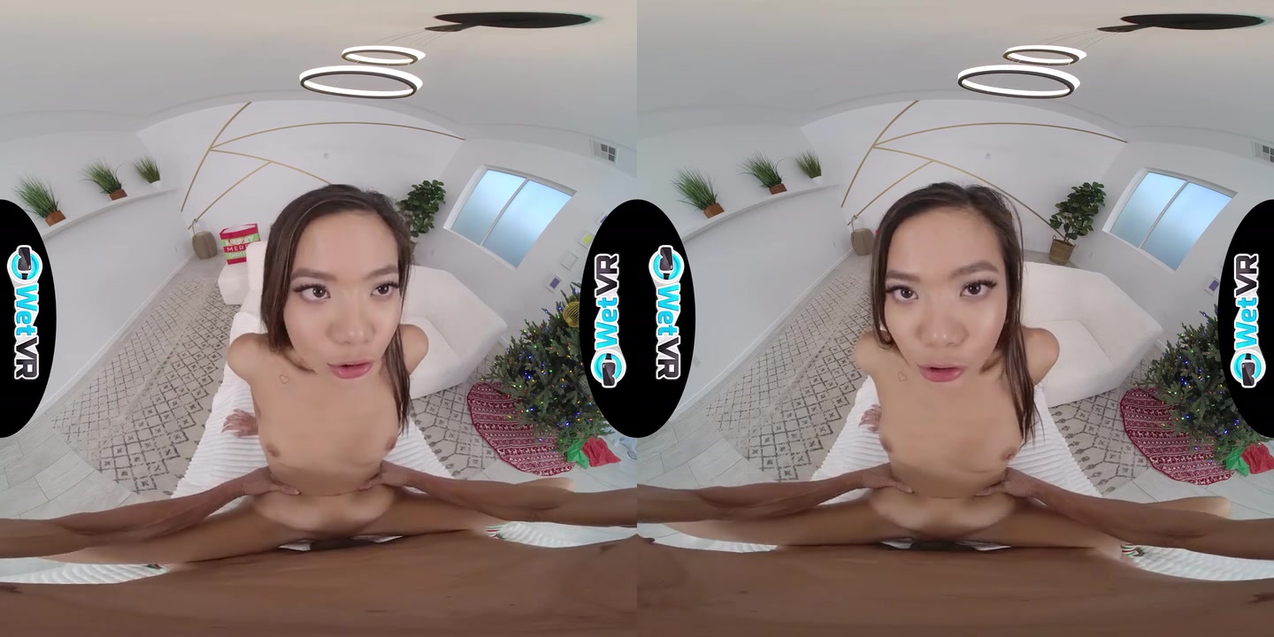 Vina Sky in VR Christmas - WetVR