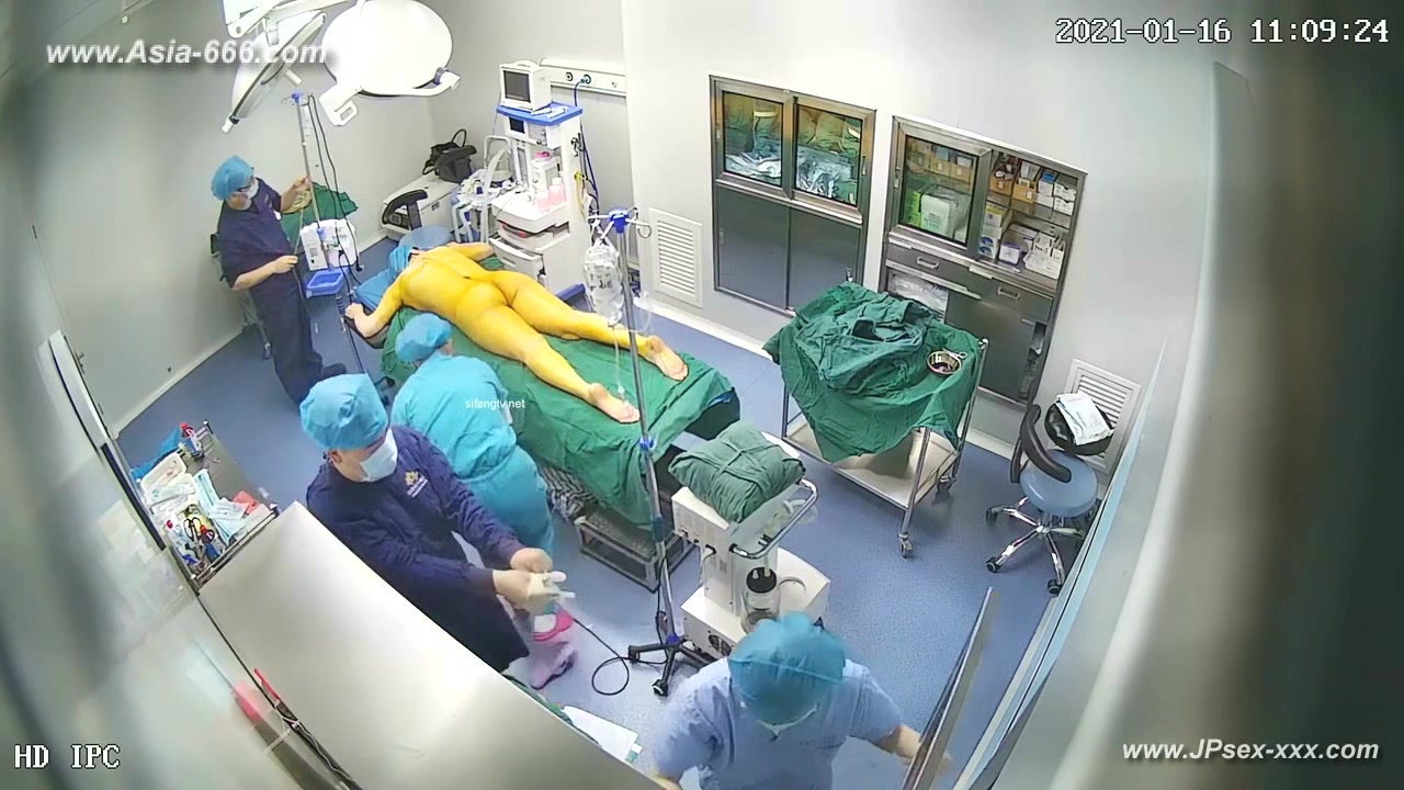 Peeping Hospital patient .***