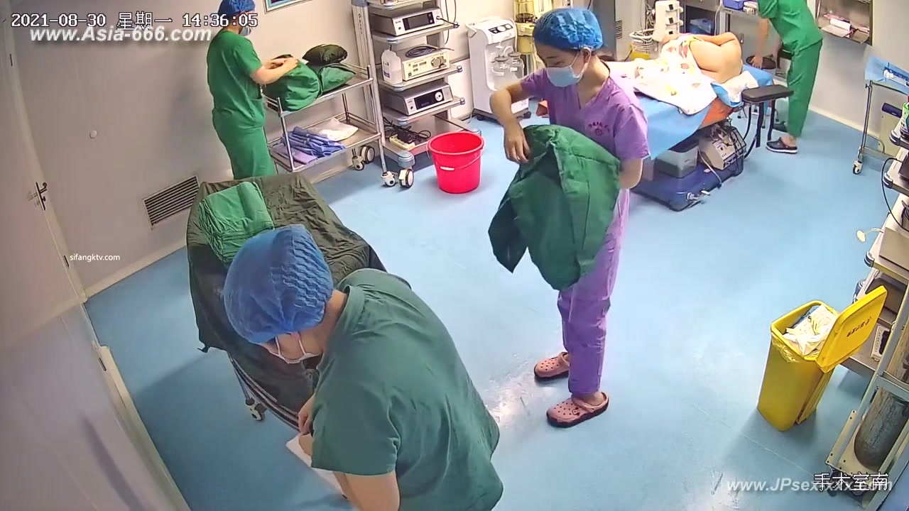 Peeping Hospital patient.15
