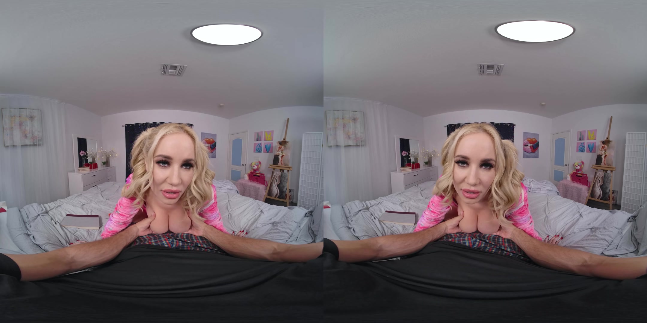 Your Hottie Savannah Bond - RealJamVR