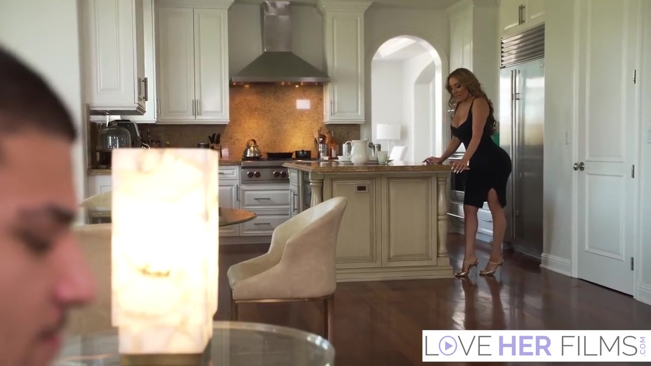 Richelle Ryan And Victor Ray In Toe Tease Explosion