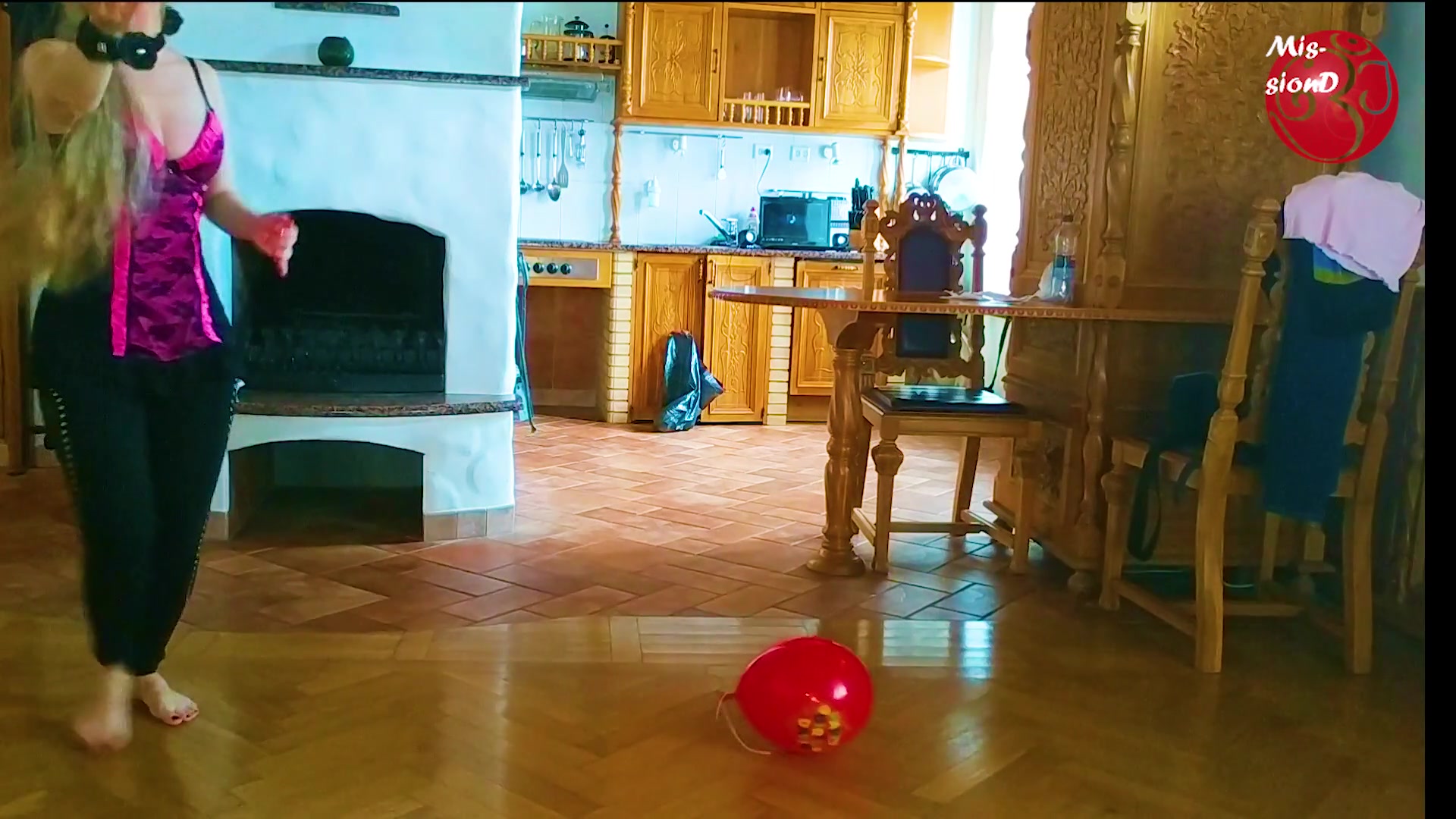 Foot Model With Balloons - Sex Movies Featuring Findom Goaldigger
